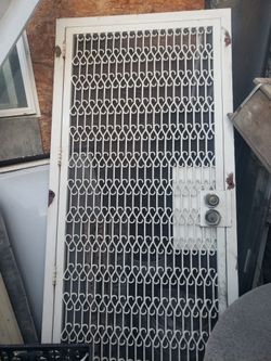$60Puerta de seguridad