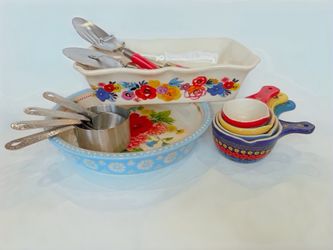 Pioneer Woman Kitchen Bundle | Bakeware, Measuring Cups, Ramekins & Kitchen Utensils