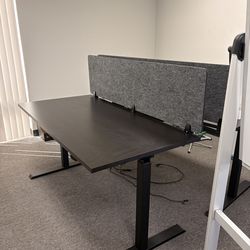 Adjustable office desk
