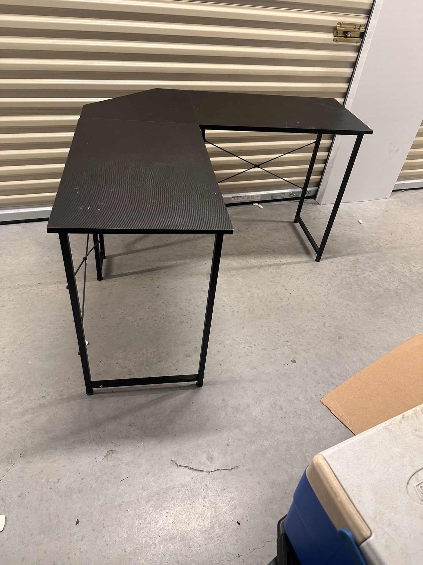 L shape desk very good condition