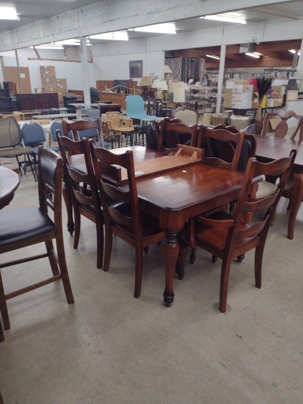 Dining Table W/ Leaf And 6 Chairs
