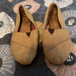 Toms