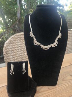 Very Pretty Austrian Crystal Nk.set