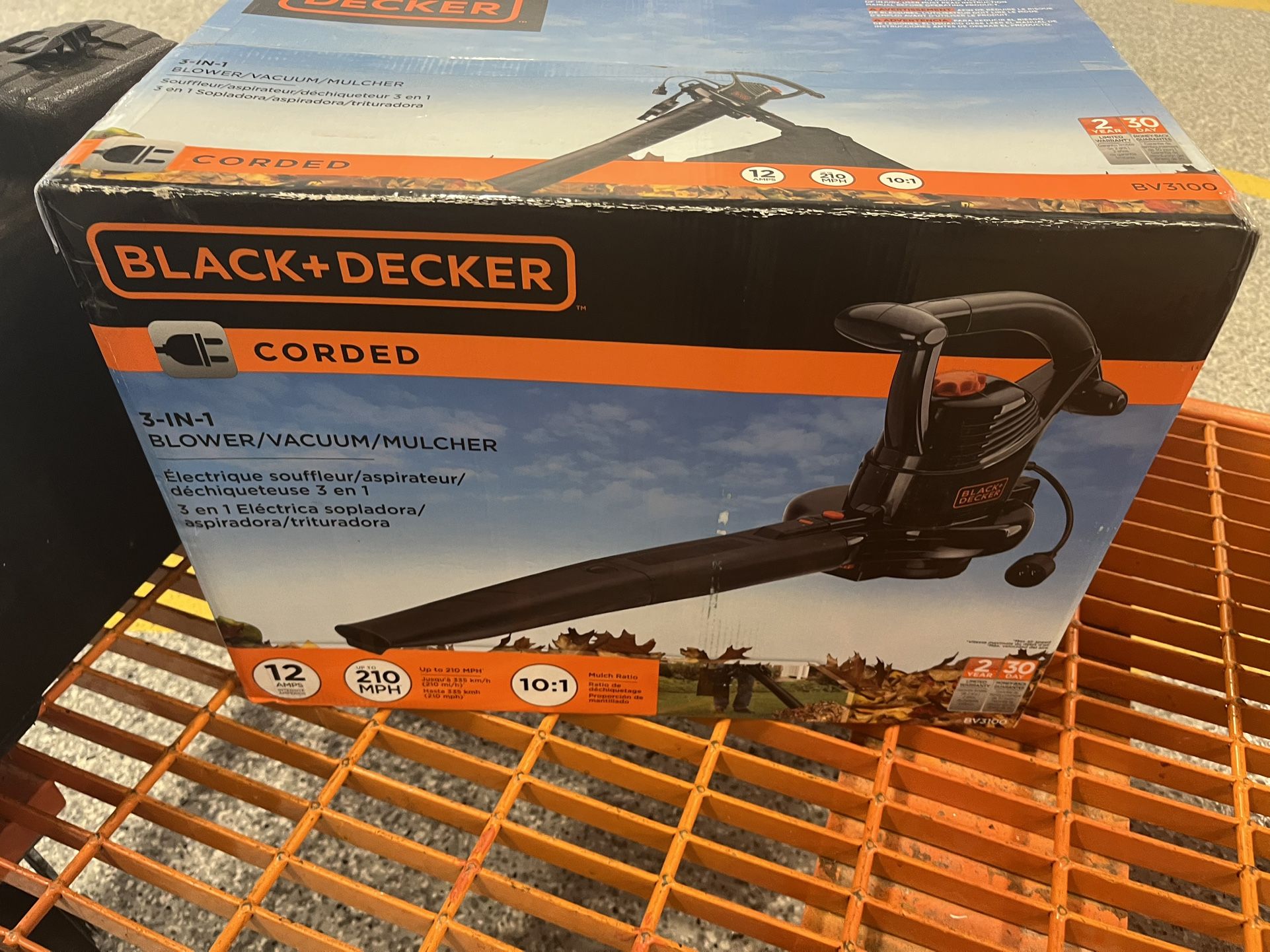 Black & Decker 12 Amp Leaf Blower