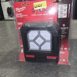Milwaukee 2365-20 M18 Rover Mounting Flood Light w/Powerful Magnetic Base Sealed