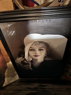 MARYLIN MONROE, ELVIS & BOB MARLEY POSTERS