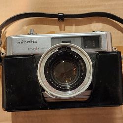 Minolta Hi Matic 9 Easy Flash Camera with case