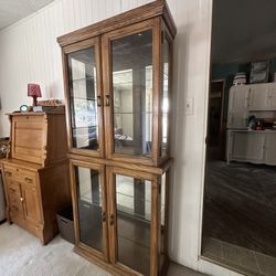 Light Oak Curio / China Cabinet