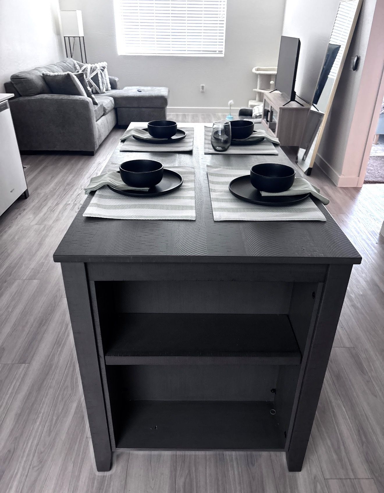 5-Piece Counter Height Dining Set (Table + 4 Stools) – Like New