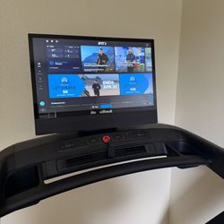 Nordic track Commercial 2460 Treadmill