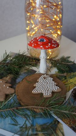 Red eyebal mushroom Amanita natural look woodland mushroom moss wreath Toadstool figurine Mystical mushroom decor Anthropologie decor Fungi