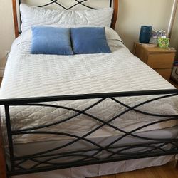 Full Size Bed 