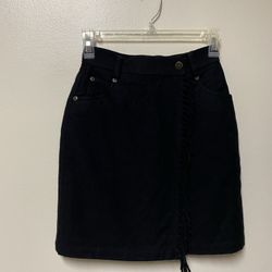 Women’s LIZ WEAR Wool/nylon black fringe short skirt… Size-2 petite… Waist 24”… Length 17 3/4”