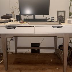 Computer/Writing Drsk