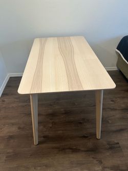 Dining Table - Lisabo IKEA - Like New Condition