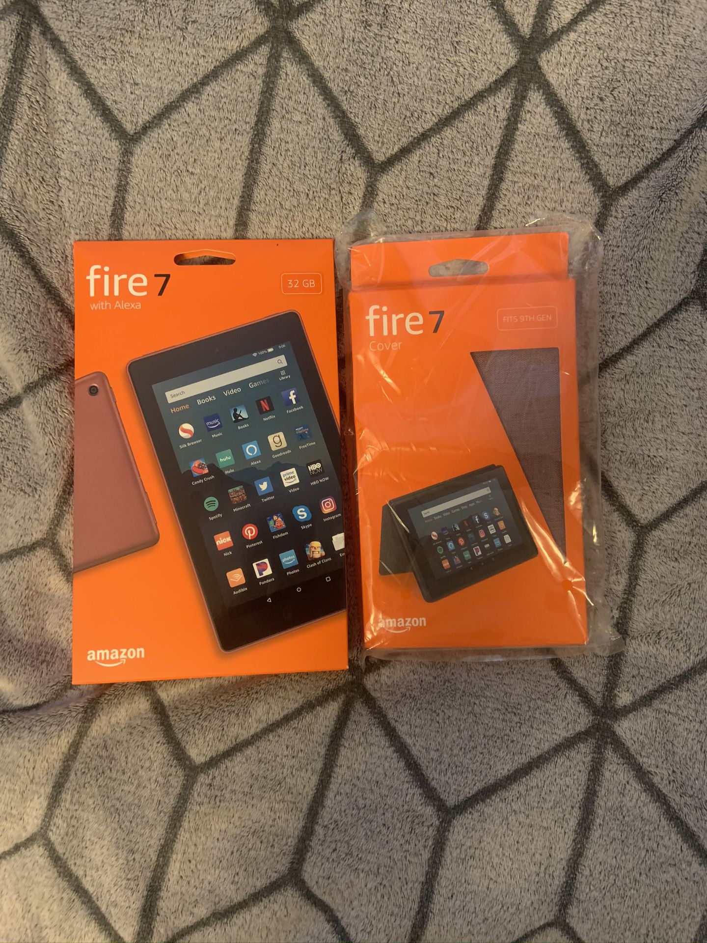 Amazon Fire Tablet 7 BRAND NEW Plum with WiFi and Folding Cover