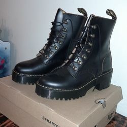 Dr. Martens "Leona" Boot Size 9 womens Black