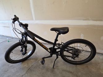 Specialized Hotrock 20'' kids bike