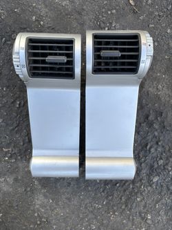 Toyota FJ Cruiser Driver passenger Side Dash Vent Plus Trim bezel