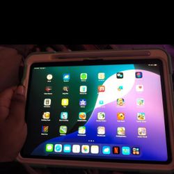 IPad 11 128gb For 500$