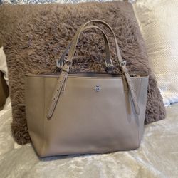 New Tory Burch Medium Tote