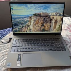 Lenovo IdeaPad 5 Windows 10 64 Bit  Intel Core i5  15 Inch Screen 8GB Ram DDR4 500 GB Hard drive10th Gen 