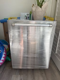 Bertazzoni 24” Stainless Steel Dishwasher – Excellent Condition – $400 OBO