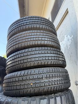 Vendo 205/75/sr14 las 4 llantas por $165