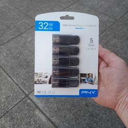 5 Pack of 32GB USB Flash Drives unopened from Fred Meyer