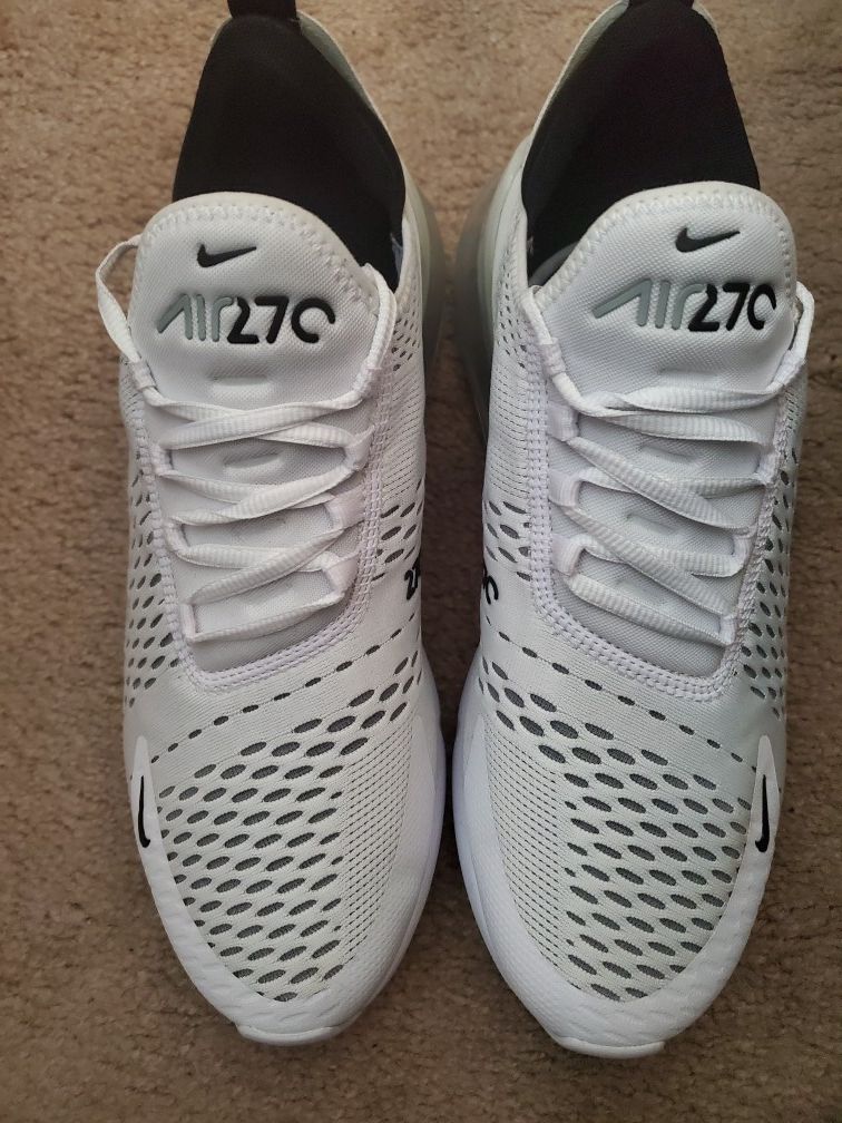 Nike Air Max 270 - men's size 9.5 - $45 cash only!