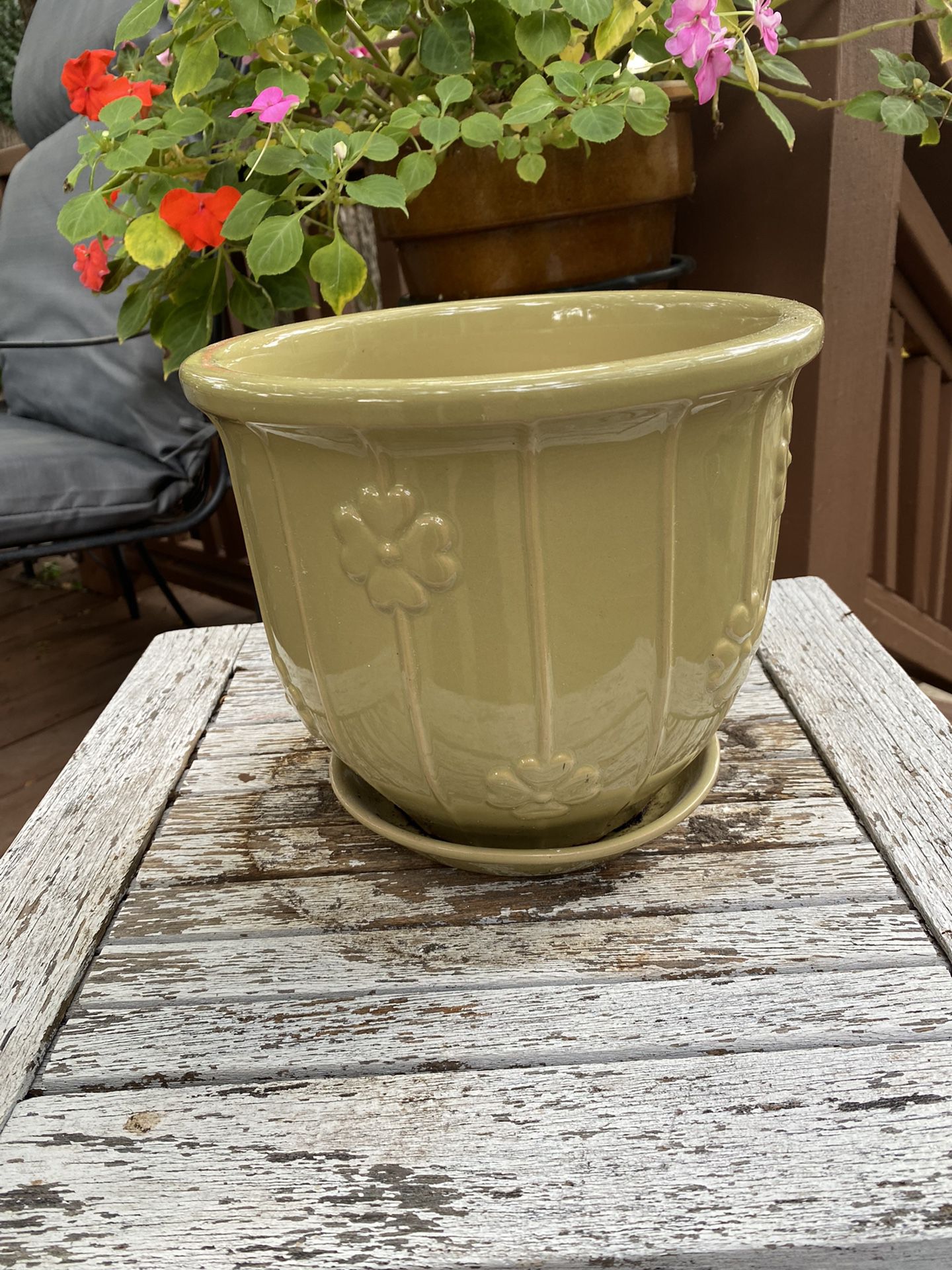 Ceramic planter pot