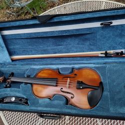 Stringworks Trala 4/4 Violin and Case + Extras