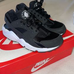 NIKE HUARACHE