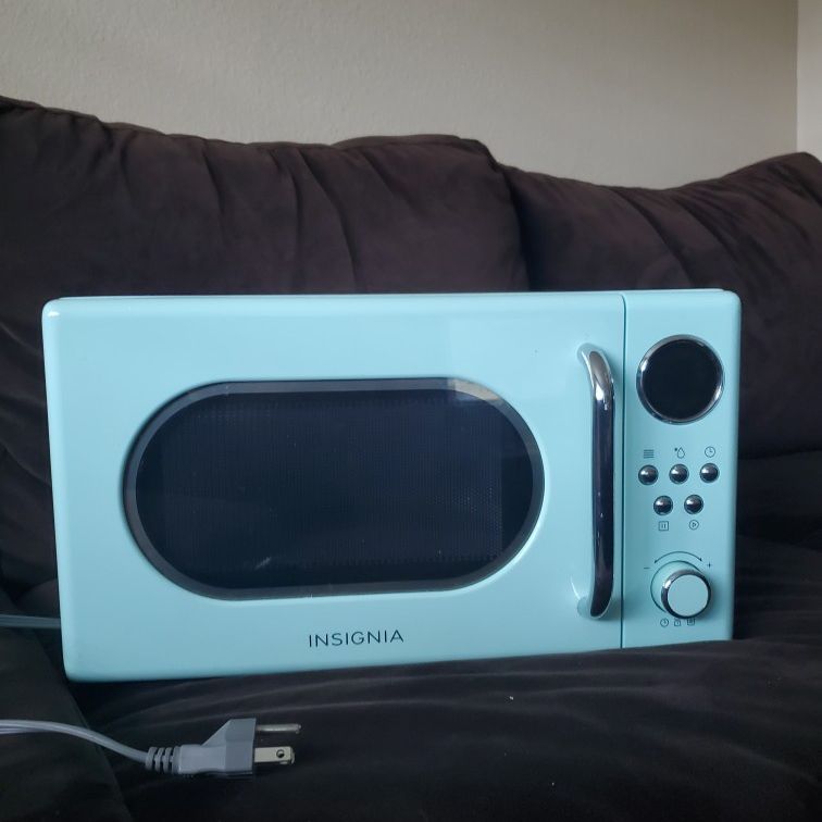 Cute Vintage Style Microwave for Sale in Santa Monica, CA - OfferUp