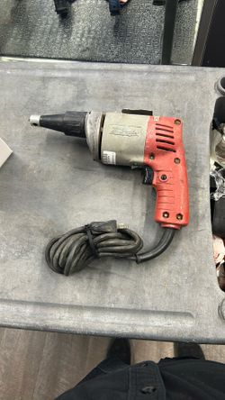 Milwaukee Screw Gun 