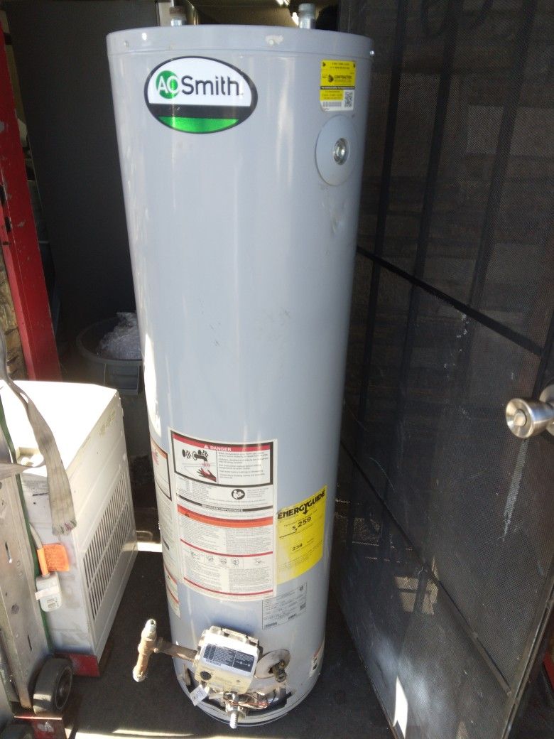 AO Smith Water Heater 30 Gallons Gas Natural Used Condition Works Perfectly