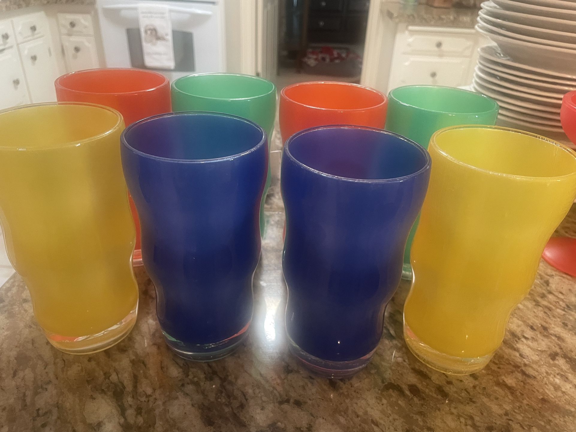 Eight 16oz Plastic Drink Glasses. 
