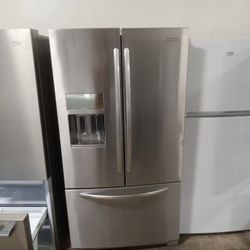 25 Cubic Foot KitchenAid Bottom Freezer Pull Out With Water And Ice In The Door Comes With Free Delivery Vancouver Area