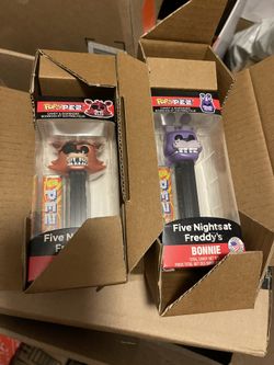 FNAF FREDDY AND FOXY PEZ DISPENSER - Five Nights At Freddy’s