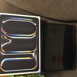 Lightly used 11 inch iPad Pro WiFi M5 (2025) 512 GB storage