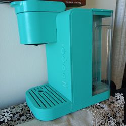 Keuric Coffee Maker With 12 Single Cups.