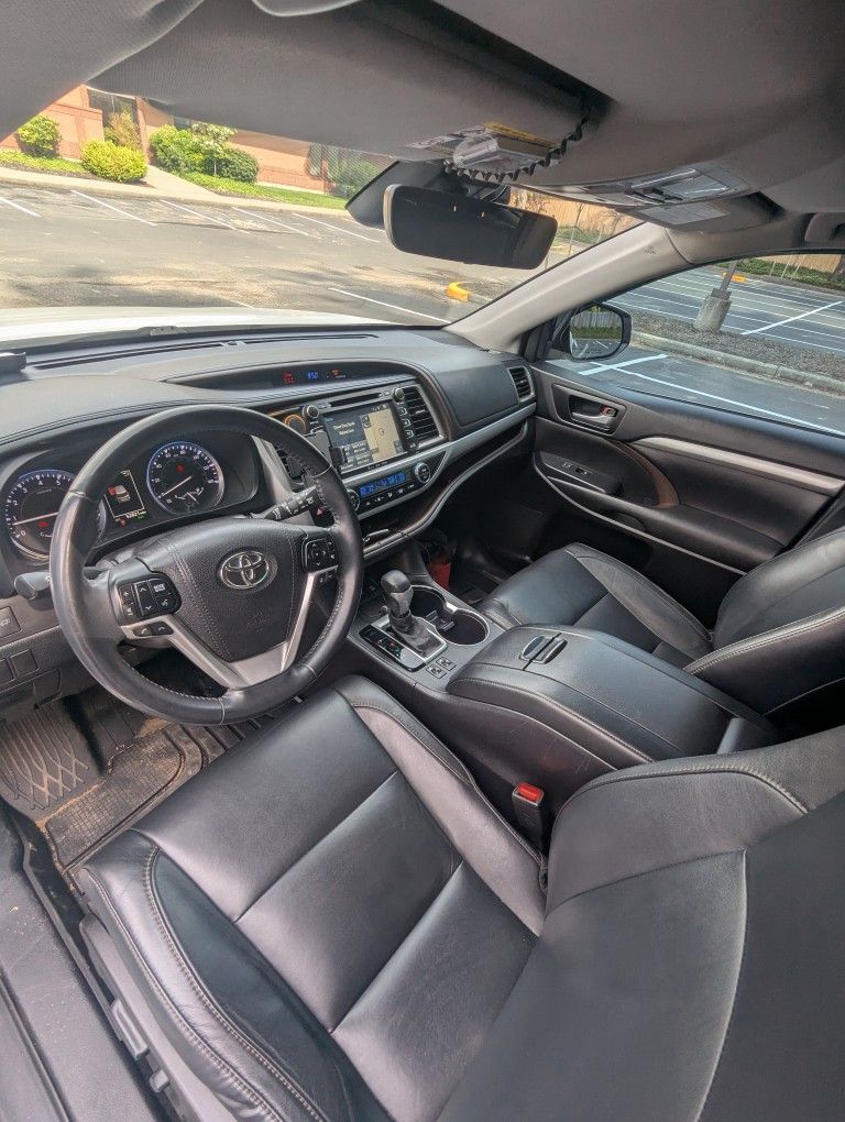Toyota Higlander XLE AWD V6 3.5