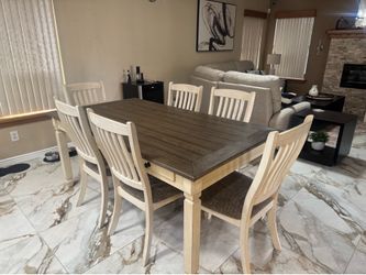 Kitchen table with 6 chairs