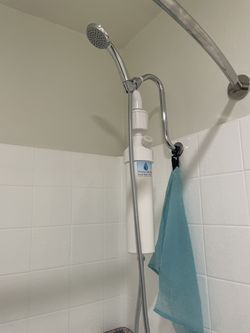 ShowerStick Shower Water Softener + White KDF Filter PLUS Recharging Salt