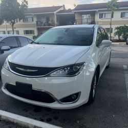 Chrysler Pacifica 2018 - Minivan