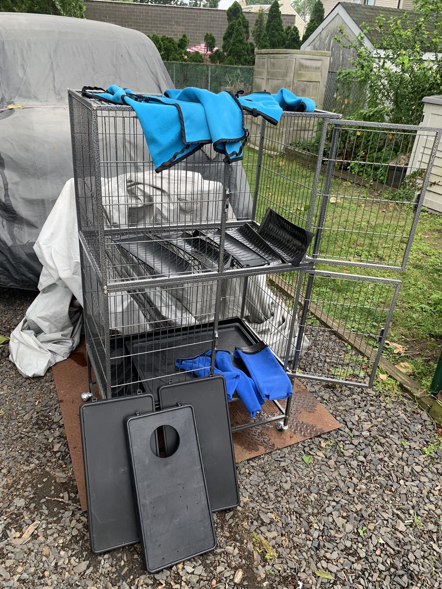 Critter cage with accessories 54"tall 31"wide 20"deep cage cost $250 and has $100 in accessories nice condition