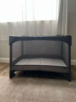 4Moms Breeze Go Playard/Playpen