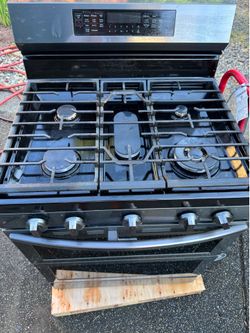 Samsung Gas Range 30”