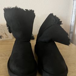 UGG  Boots  US 6 EUR 37