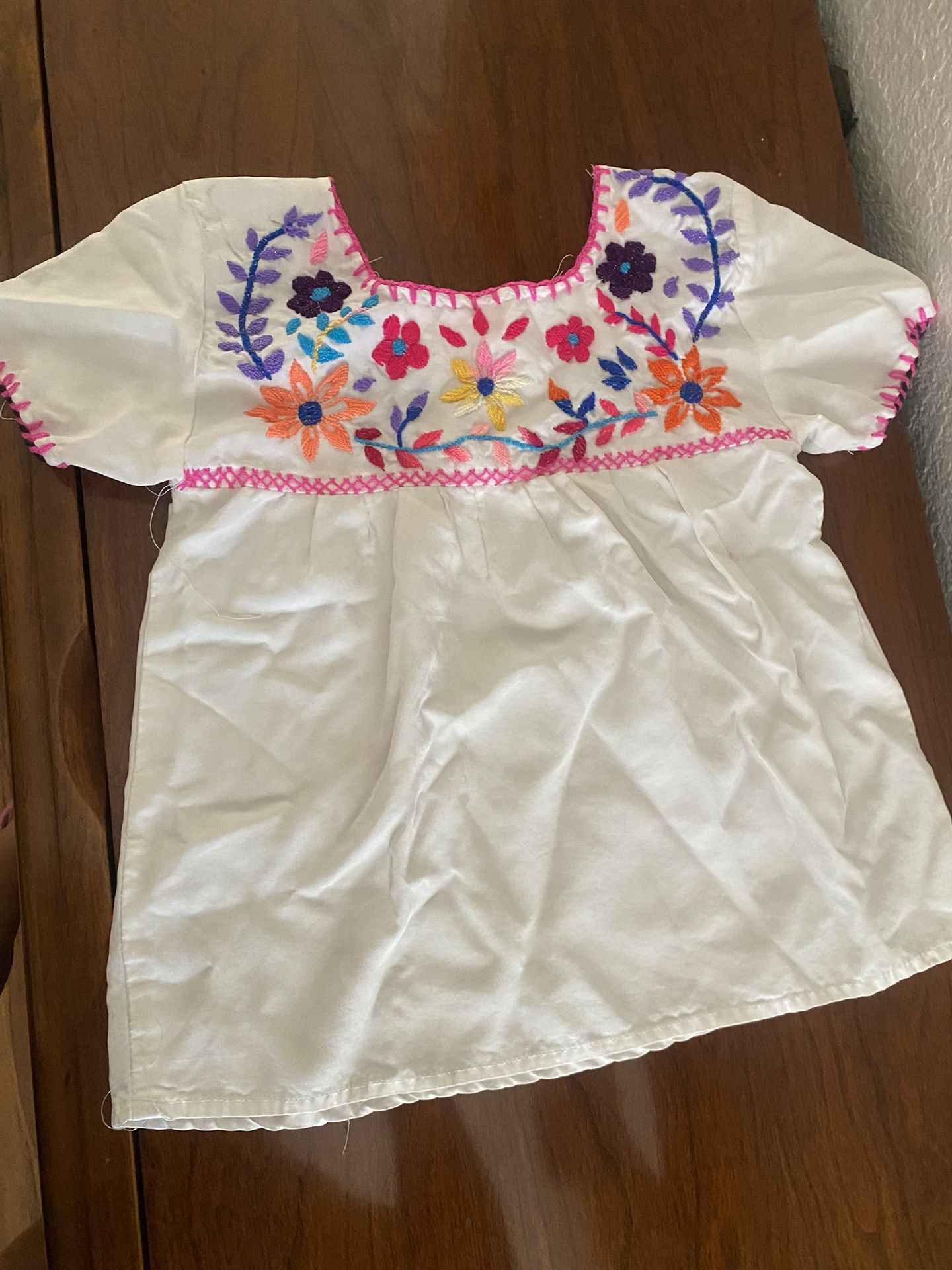 Girls hand-woven shirt Size Small 4-5 Years 